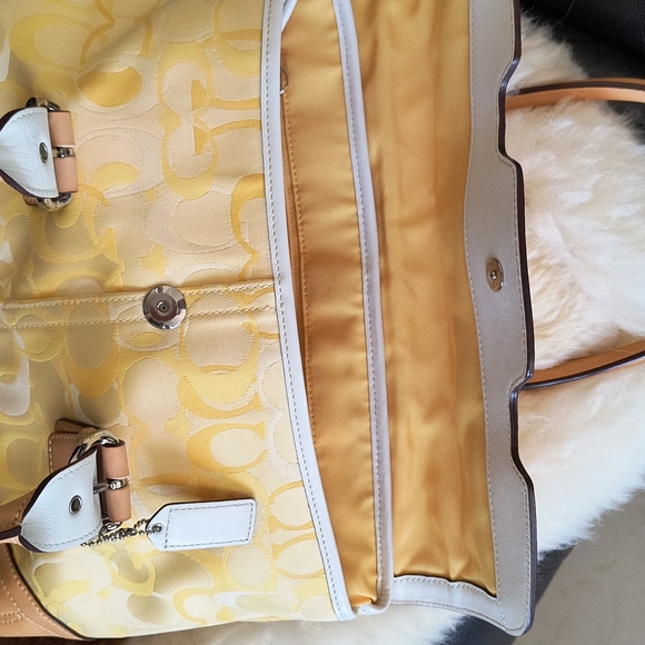 Vintage Optic Yellow Signature Purse - Picture 12 of 15